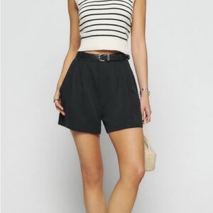 Reformation Mason Shorts - Black - Size 8